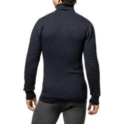 Woolpower Merino Mid Layer Zip Turtleneck 400 - Marine Foncé 2 Woolpower Merino Mid Layer Zip Turtleneck 400 - Marine Foncé -Magasin Woolpower woolpower merino mid layer zip turtleneck 400 marine fonce 2