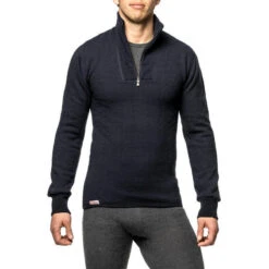 Woolpower Merino Mid Layer Zip Turtleneck 400 - Marine Foncé 3 Woolpower Merino Mid Layer Zip Turtleneck 400 - Marine Foncé -Magasin Woolpower woolpower merino mid layer zip turtleneck 400 marine fonce 3